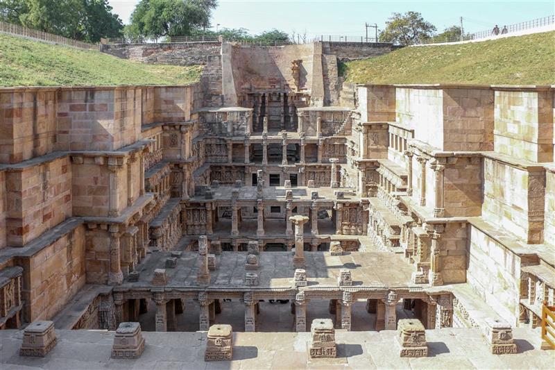 Vedic Astrologer in Gujarat — Cosmos Vedic World